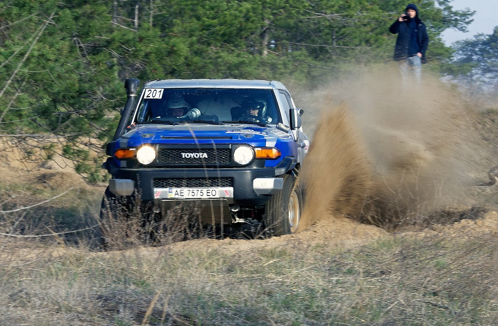 В связи с этим неудивительно, что первым победителем в истории Национальной серии джип-спринт Ukrainian Raid Series стал экипаж из гораздо более опытных сравнению со всей остальной оппозицией пилотов Николая Кузнецова и Виталия Евтехова